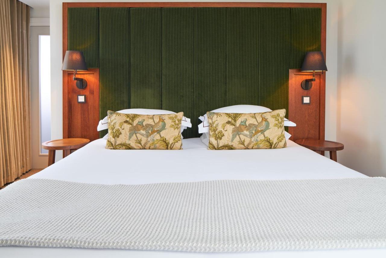Cheval The Edinburgh Grand Aparthotel Eksteriør bilde A bed with a mattress
