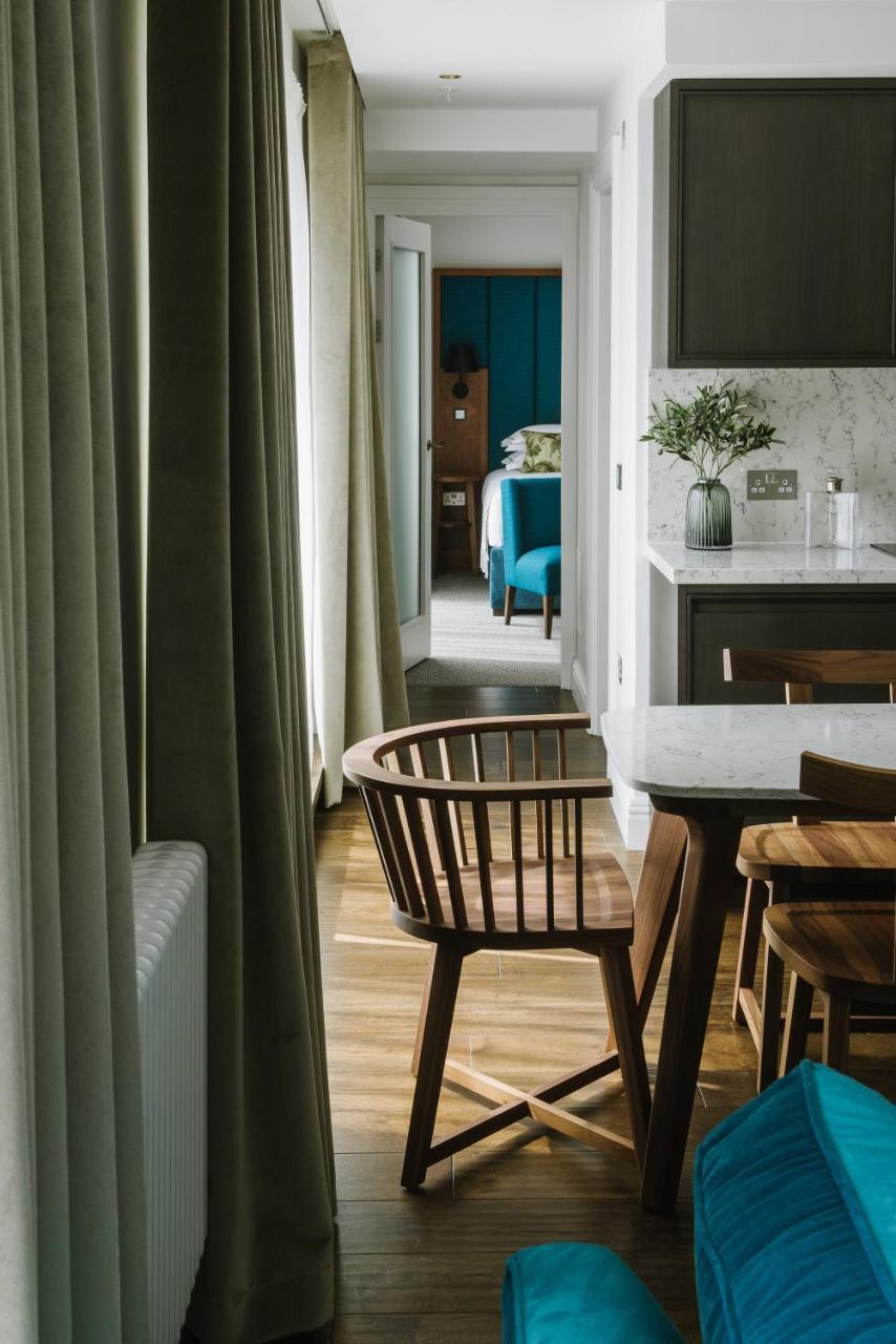 Cheval The Edinburgh Grand Aparthotel Eksteriør bilde Interior of a suite at The Ivy Collection